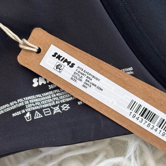 Skims Fits Everybody T-shirt Bra Onyx Size 36H - Picture 9 of 9